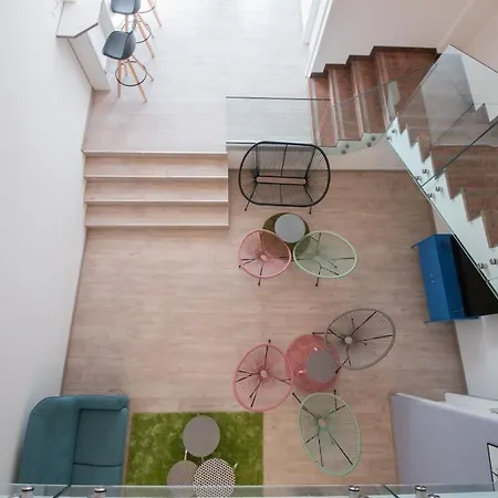 Dandelion Hostel *